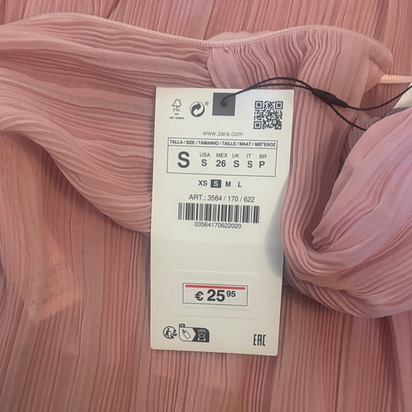Pleated Pink Halter Top - Picture 4 of 4